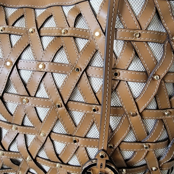 Like new Rare Michael Kors shoulder bag basket shape bag - Picture 6 of 10